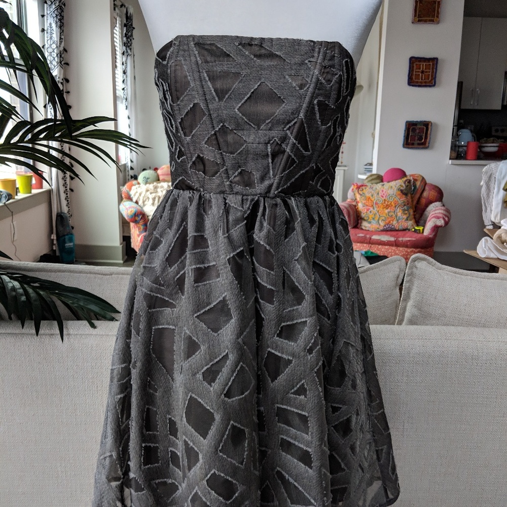 Alice & Olivia Strapless Grey Fit and Flare